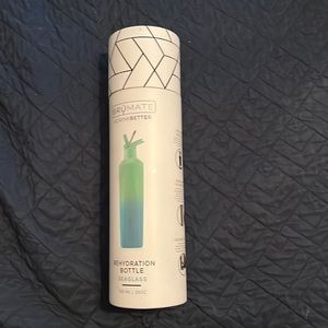 NWT Brumate rehydration bottle